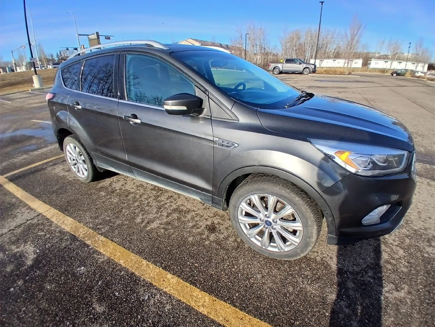 2018 Ford Escape Titanium AWD – Fully Loaded – Clean Carfax image indicator(2)