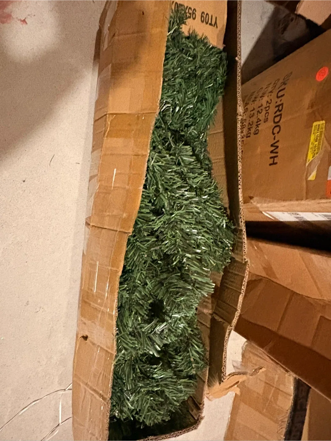 OLOFEI Christmas Tree 6 ft image indicator(2)