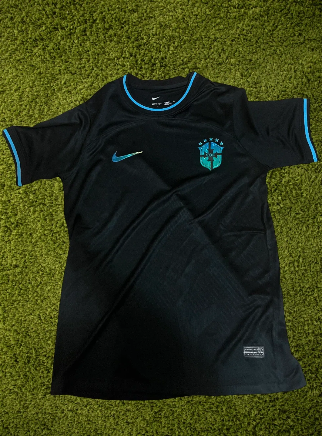 (BRAND NEW) limited edition Brazil Emerald nights jersey