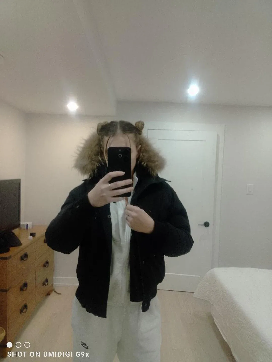 Canada Goose Black Puffer Jacket image indicator(3)