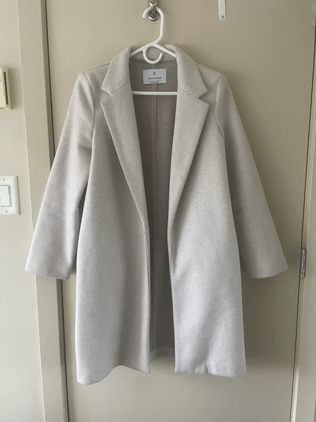 Stradivarius Beige Coat - Size Small #Cleanout image indicator(3)