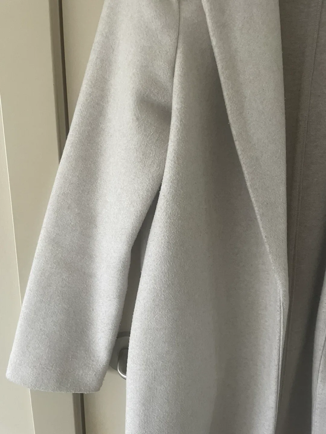 Stradivarius Beige Coat - Size Small #Cleanout image indicator(6)