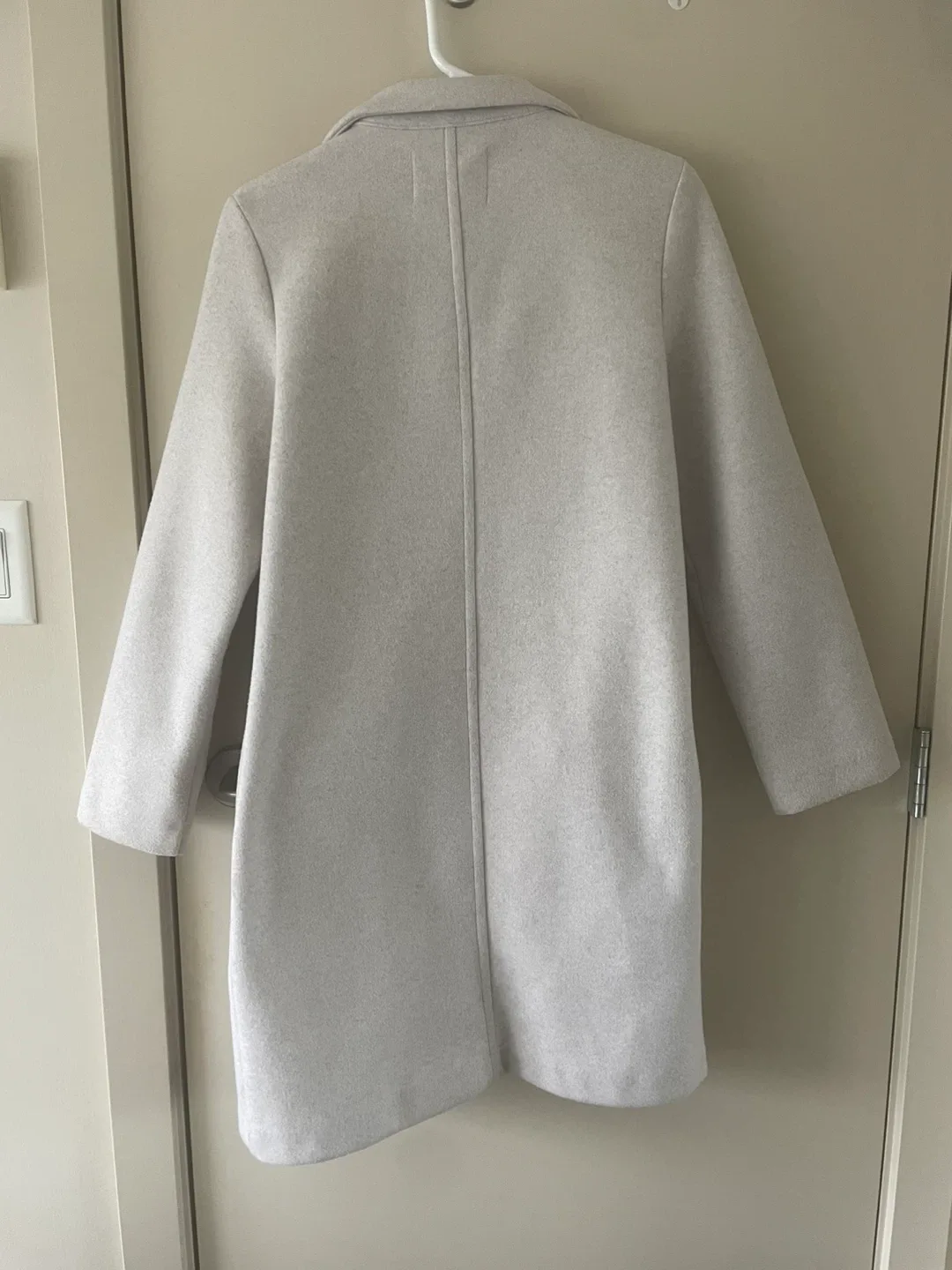 Stradivarius Beige Coat - Size Small #Cleanout image indicator(7)