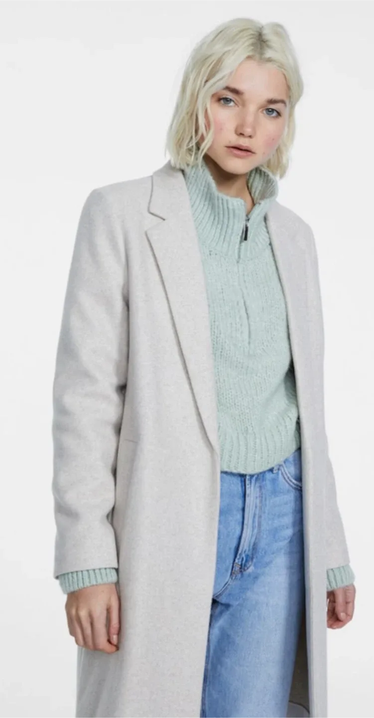 Stradivarius Beige Coat - Size Small #Cleanout image indicator(10)