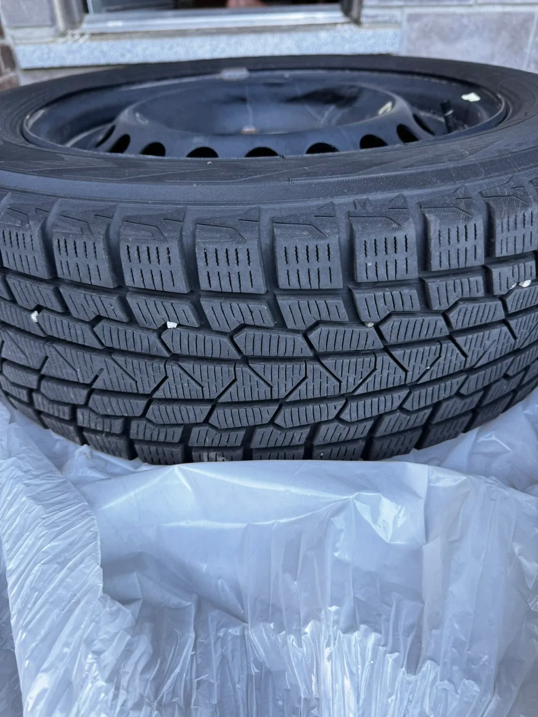 Yokohama IceGuard iG52c 205/60R16 Studless Tire
