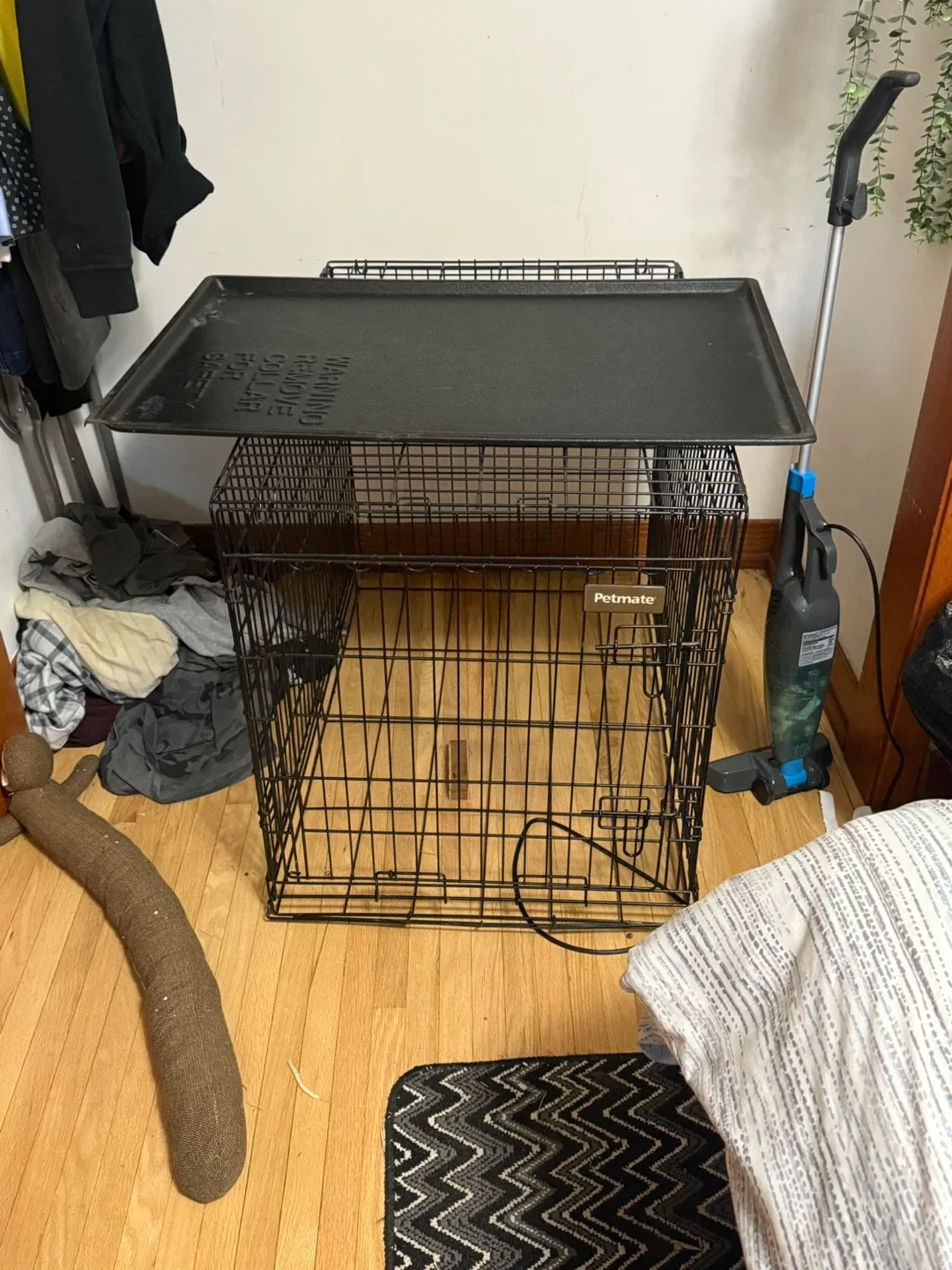 Large Petmate Dog Crate with Tray - Black