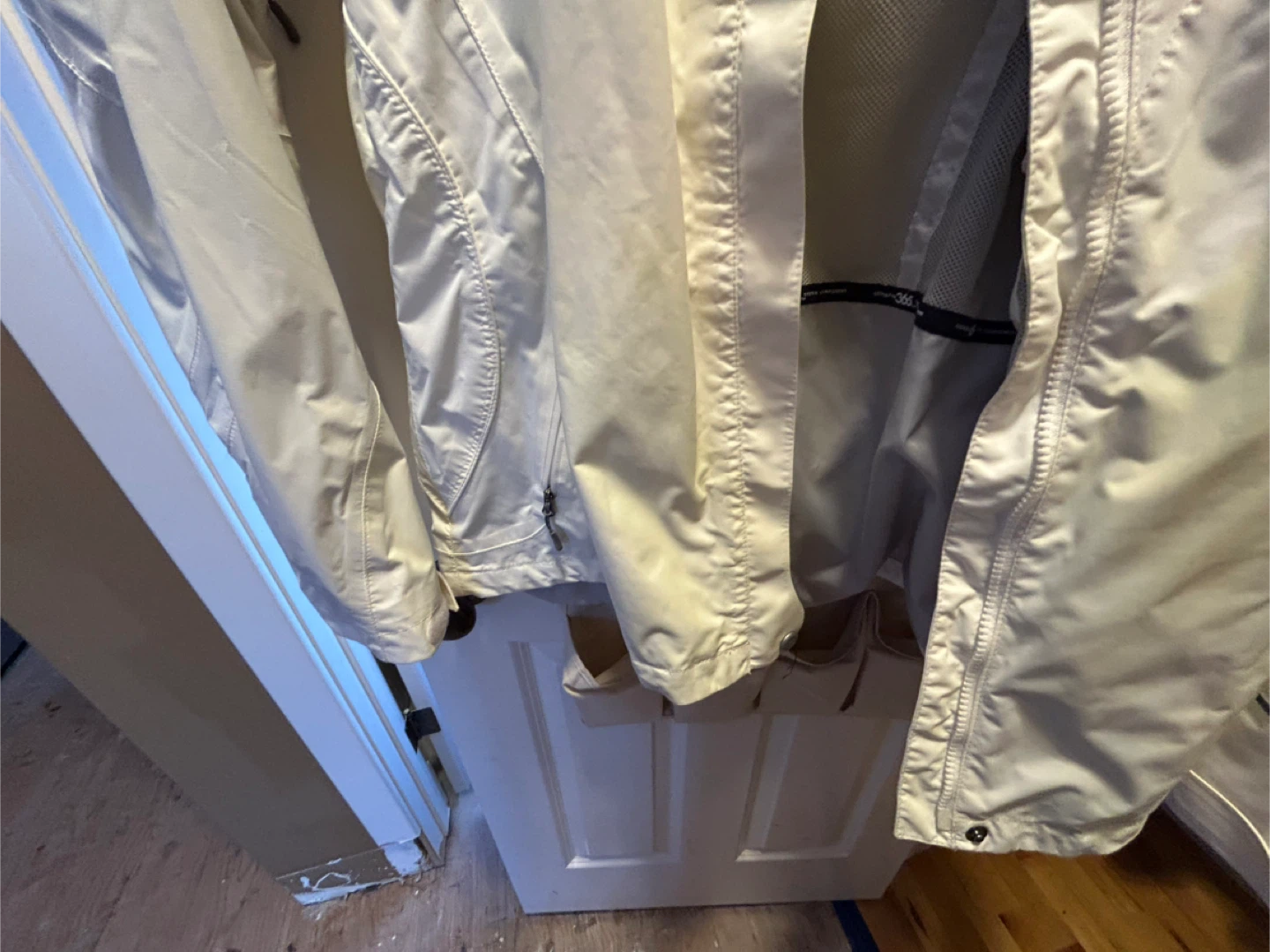 Eddie Bauer WeatherEdge 365 Jacket - Size L - photo 2