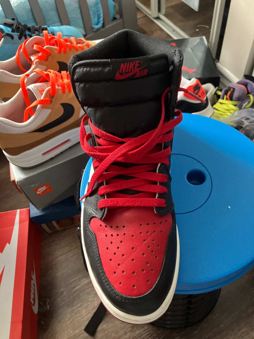 Nike Air Jordan 1 Retro High - photo 2