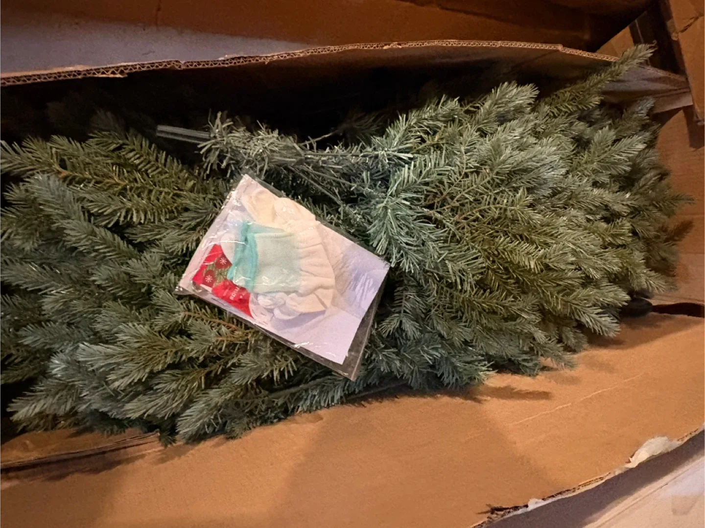 COSTWAY 7 ft Artificial Christmas Tree - New in Box! image indicator(4)