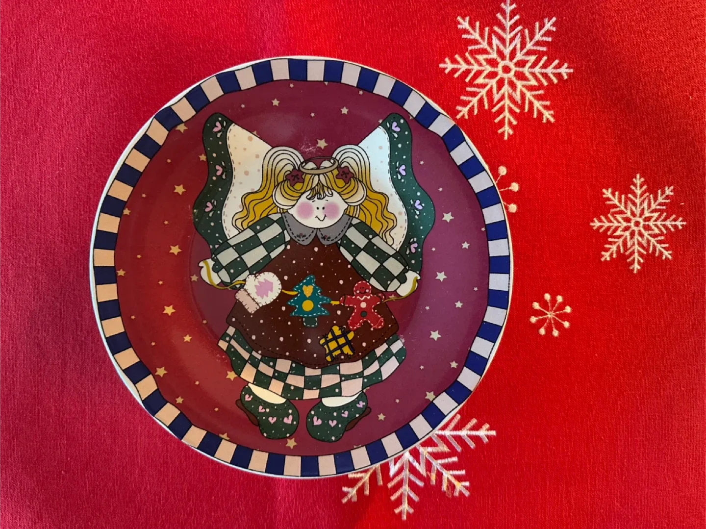 Set of 14 Festive Christmas Dessert Plates image indicator(5)