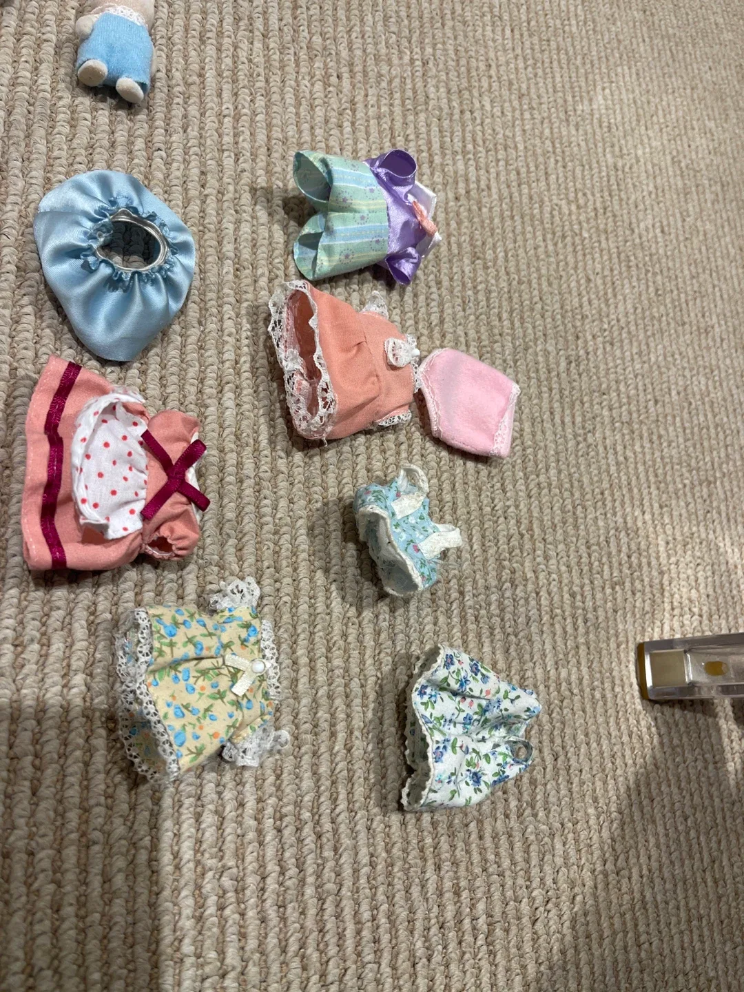 Large lot of calico critters plus multiple houses image indicator(7)