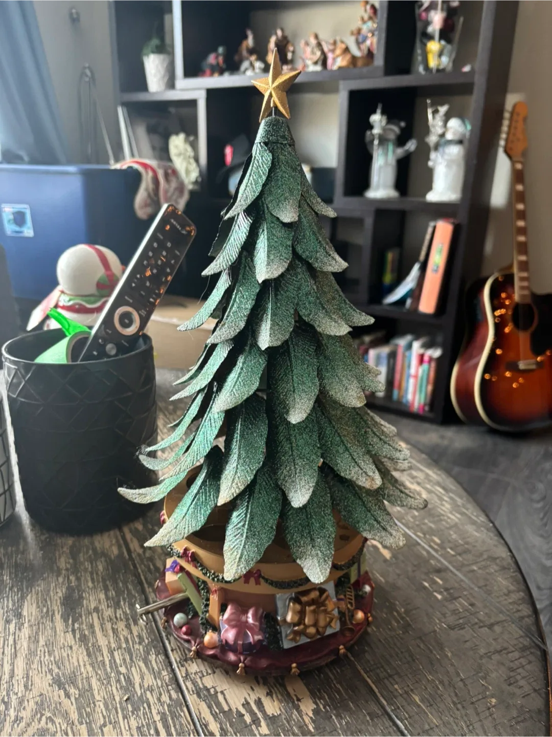 Animated Musical Christmas Tree image indicator(3)