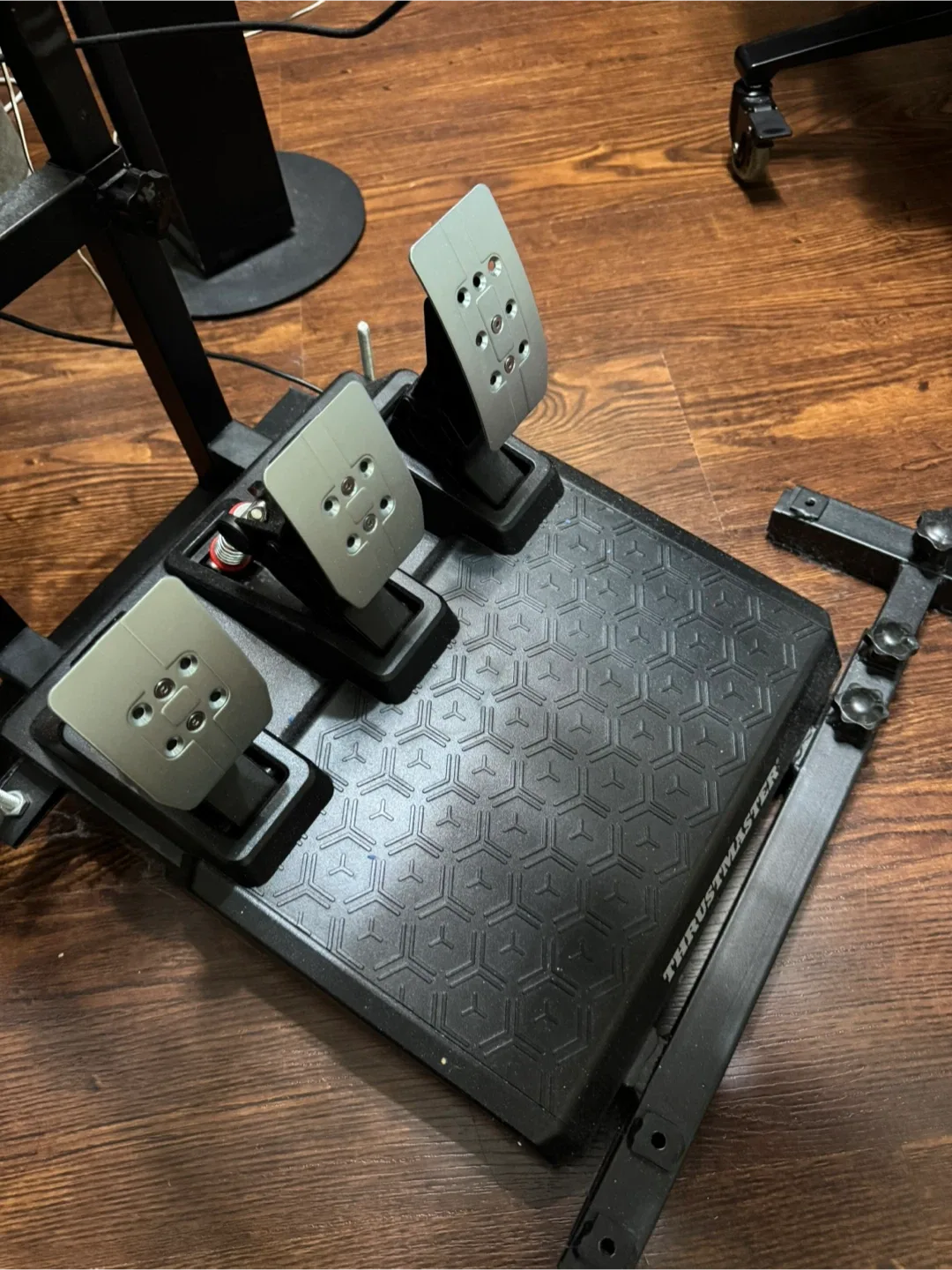 Thrustmaster Racing Wheel and Pedals and shifter and Stand image indicator(3)