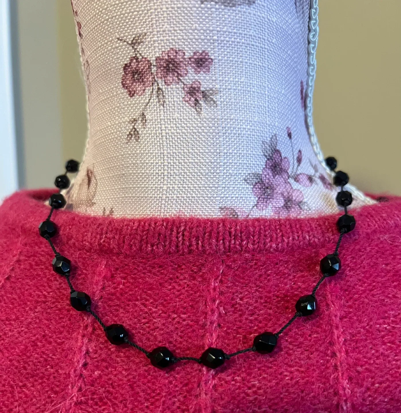 Vintage Jet Beads Necklace image indicator(6)