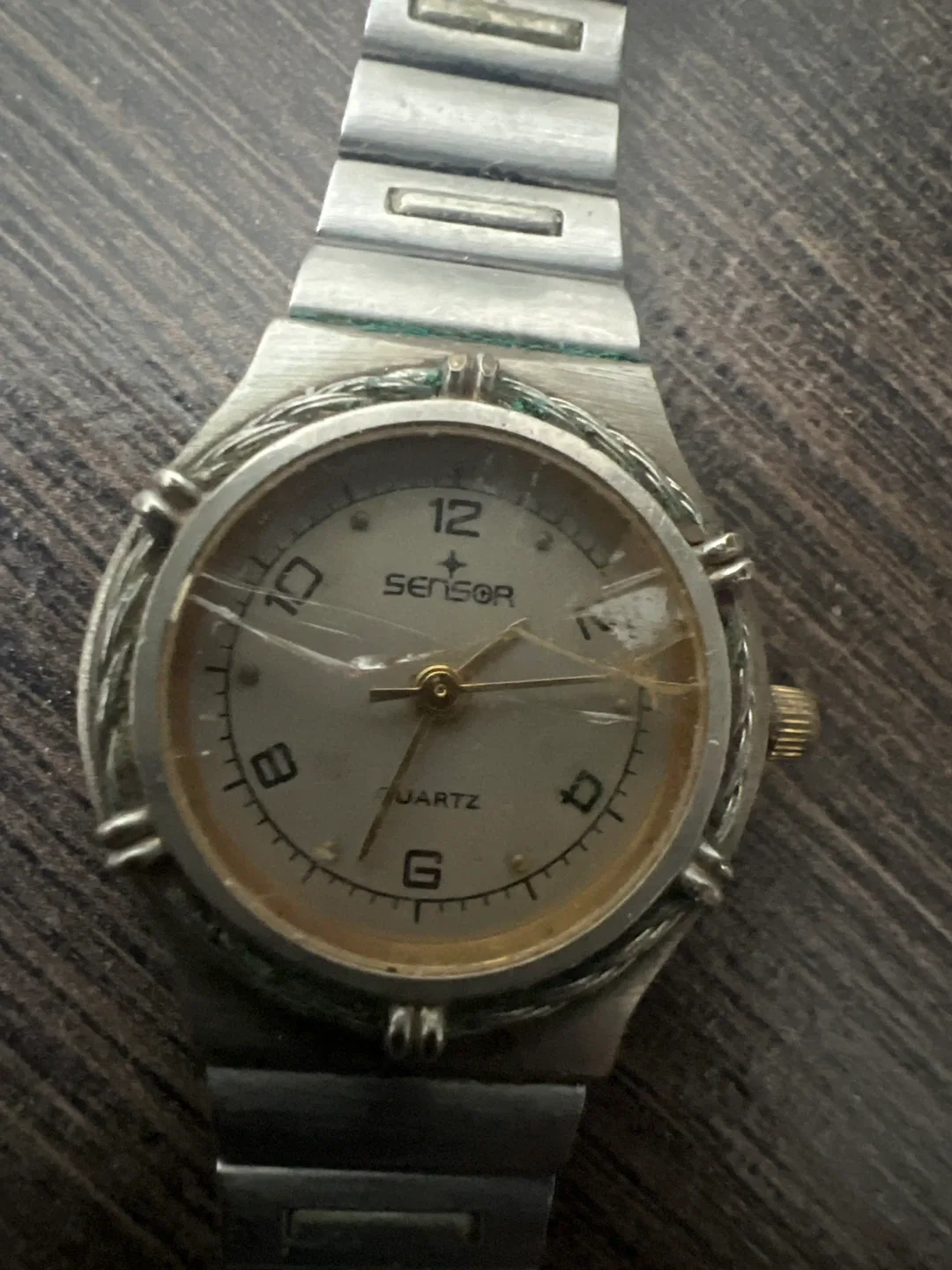 Sensor Quartz Watch (Cracked)