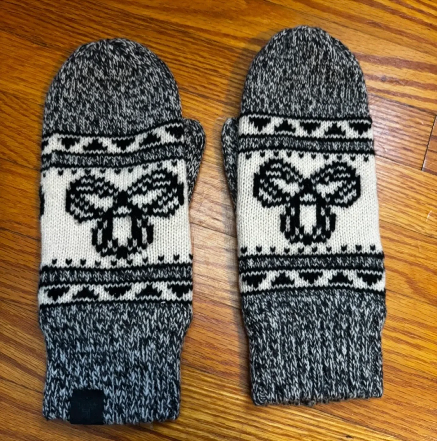 TNA Mittens - One Size Fits Most