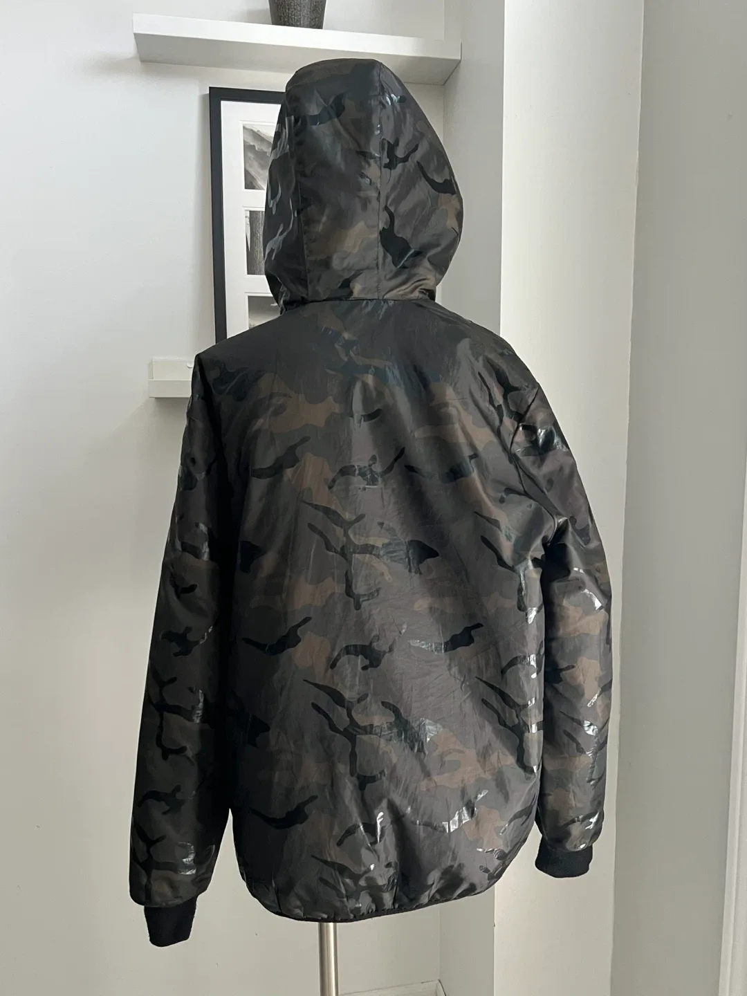 Toronto RAPTORS Camo Puffer Jacket (Men’s medium) ) image indicator(4)