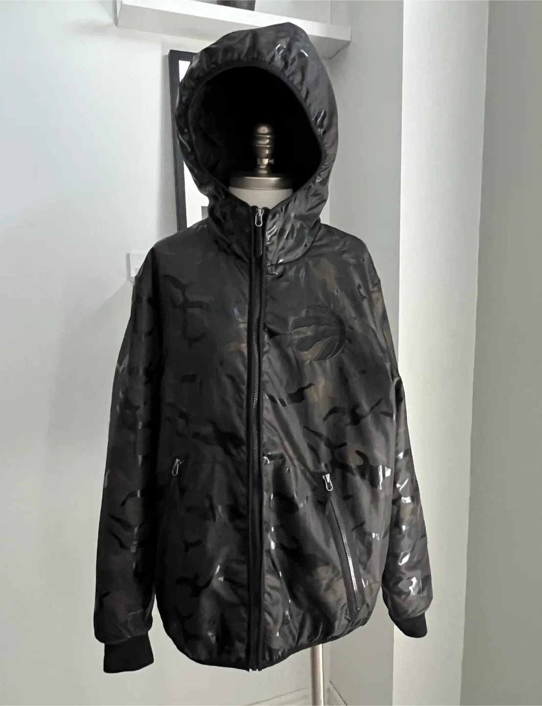 Toronto RAPTORS Camo Puffer Jacket (Men’s medium) ) image indicator(2)