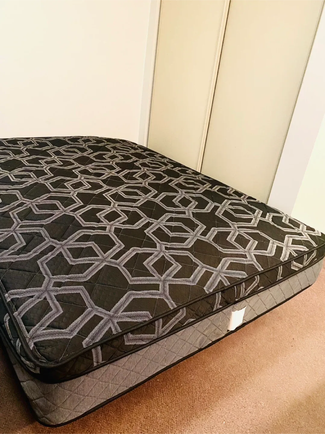 (Like-New) Queen Mattress from National Mattress