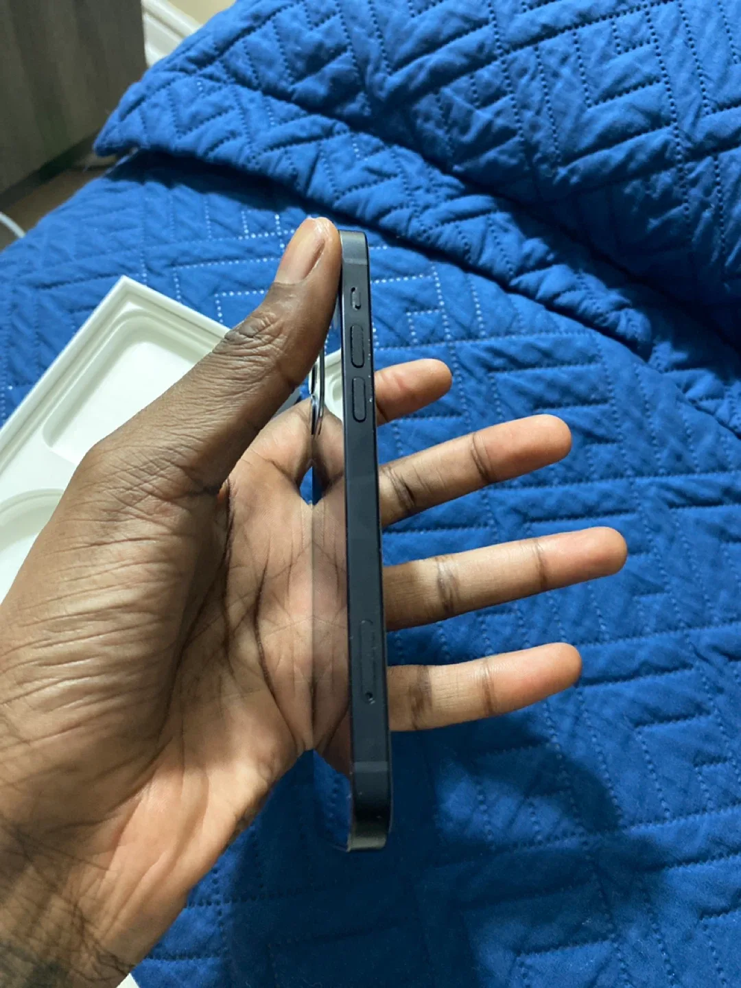 Apple iPhone 12 Black image indicator(4)