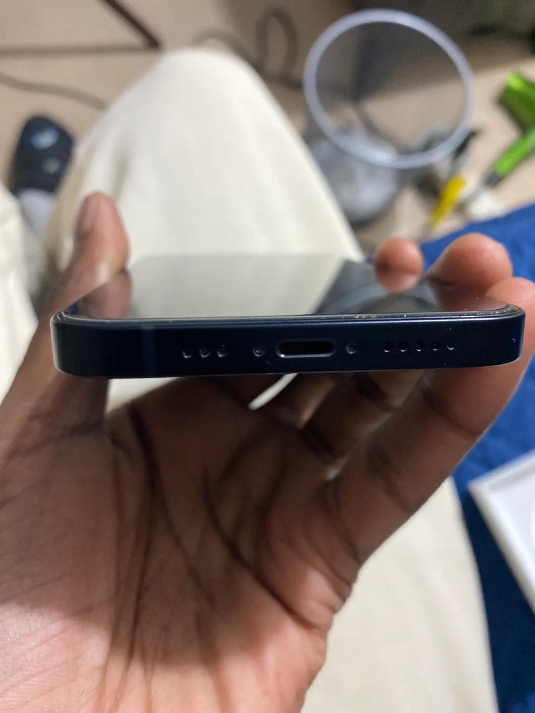 Apple iPhone 12 Black image indicator(2)