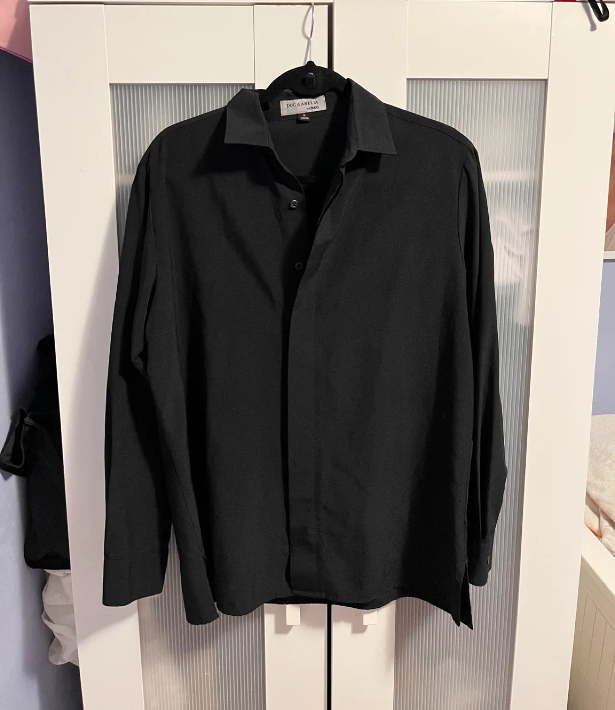 Doc & Amelia Black Button-Up Shirt - Size M