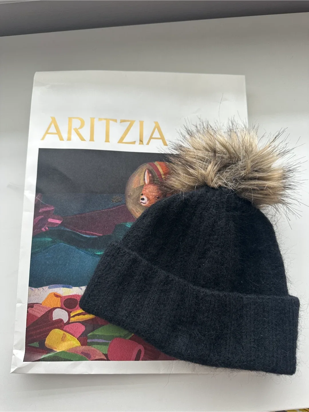 Aritzia Pom Pom Beanie image indicator(2)