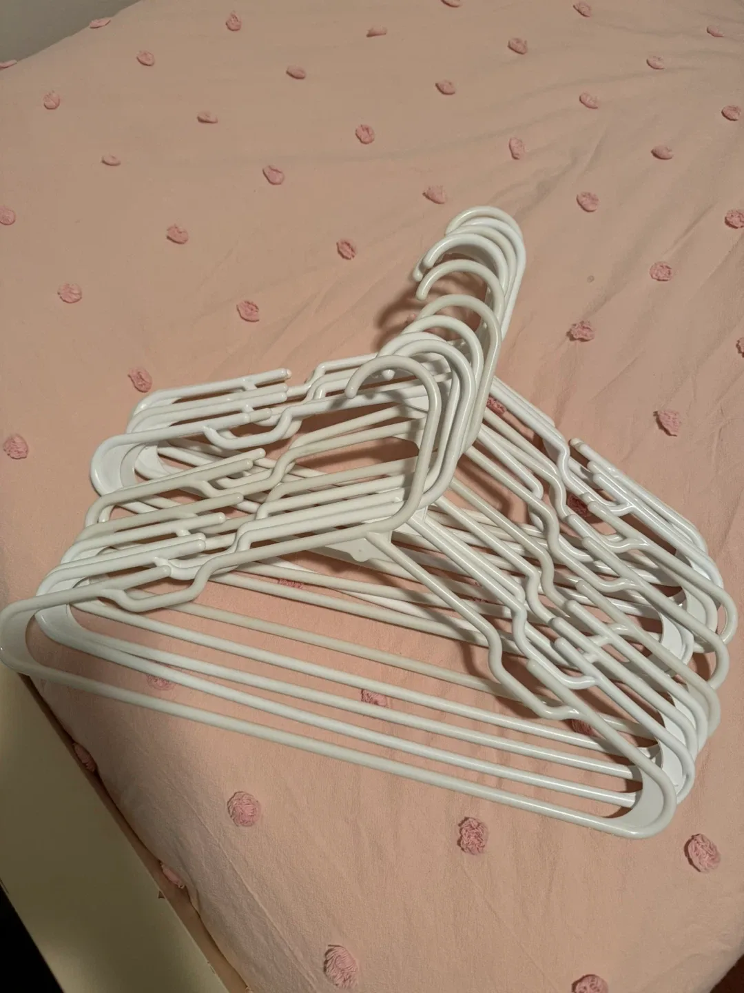 100+ White Plastic Clothes Hangers