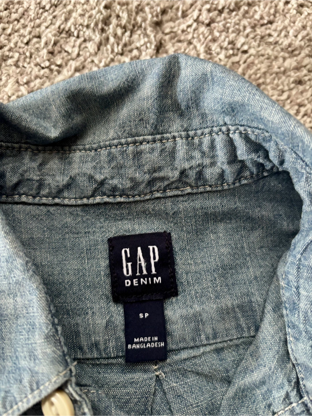 GAP Denim Shirt , Levi’s t shirt - Size 7 - photo 3