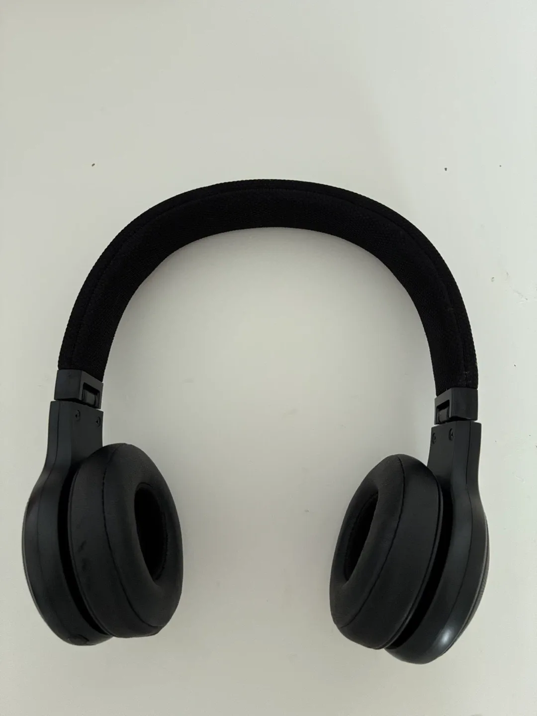 Black Wireless Headphones