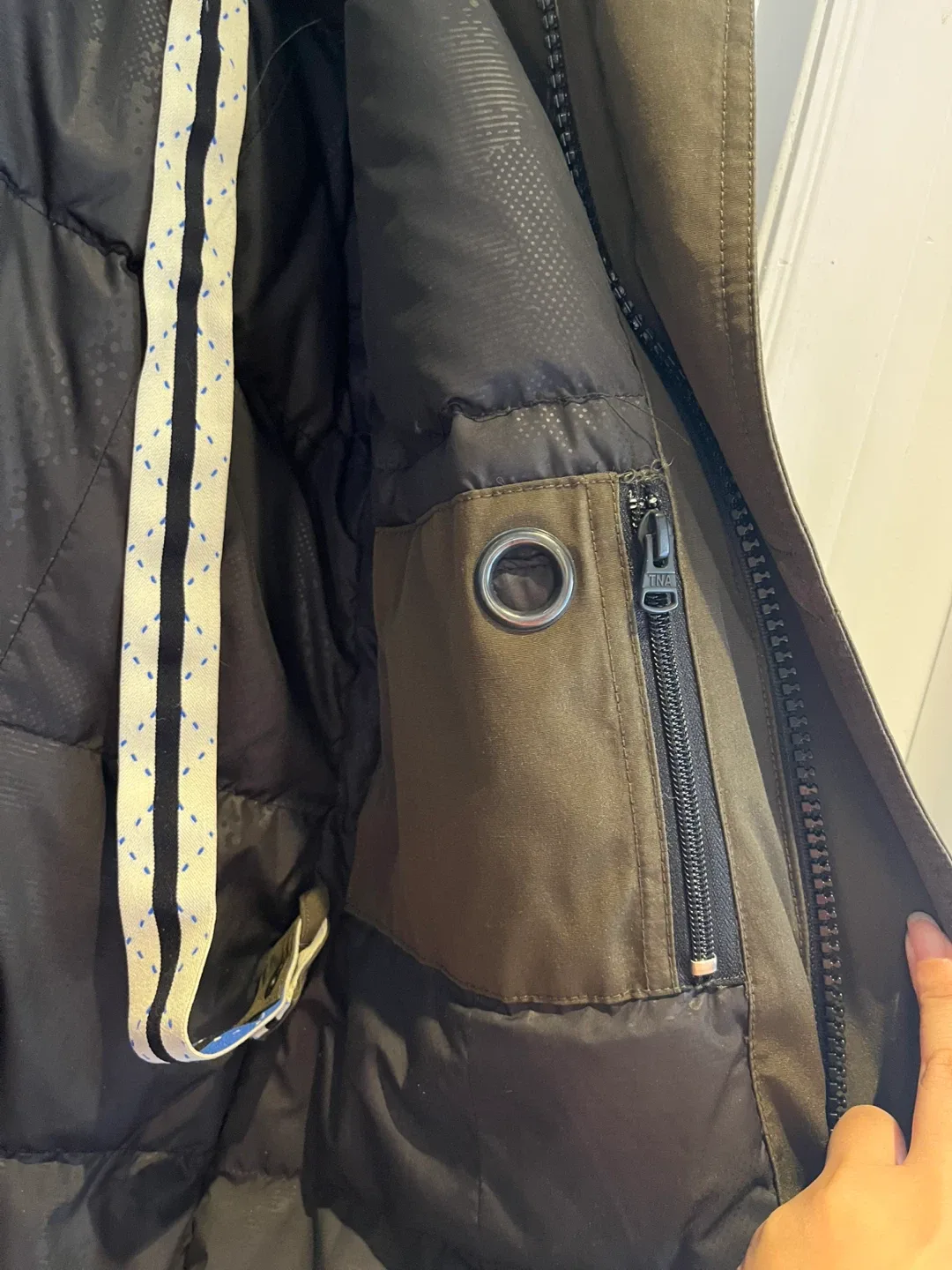 TNA Bancroft Parka - Size Small image indicator(4)