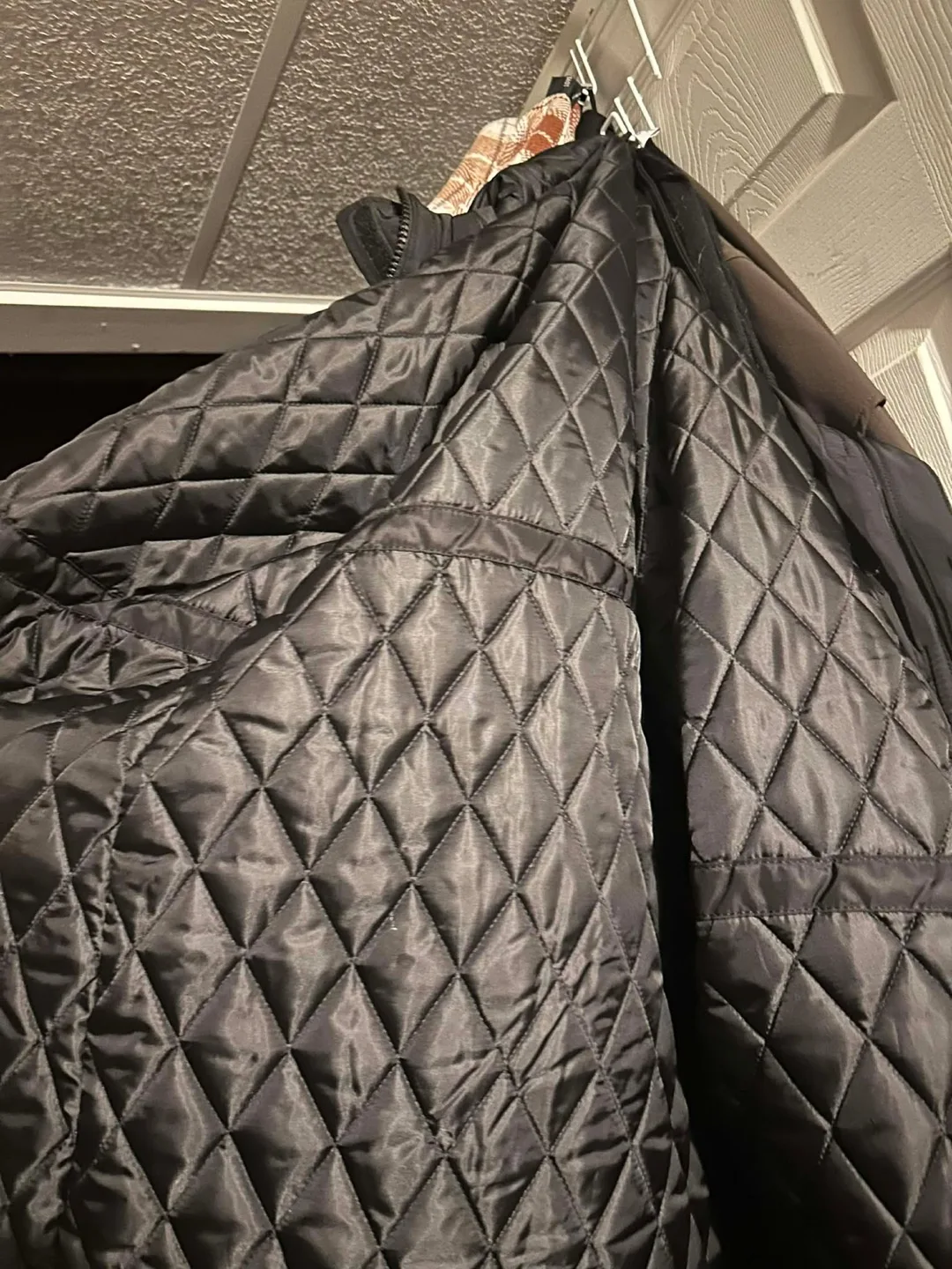 Women’s Black Quilted Jacket image indicator(2)