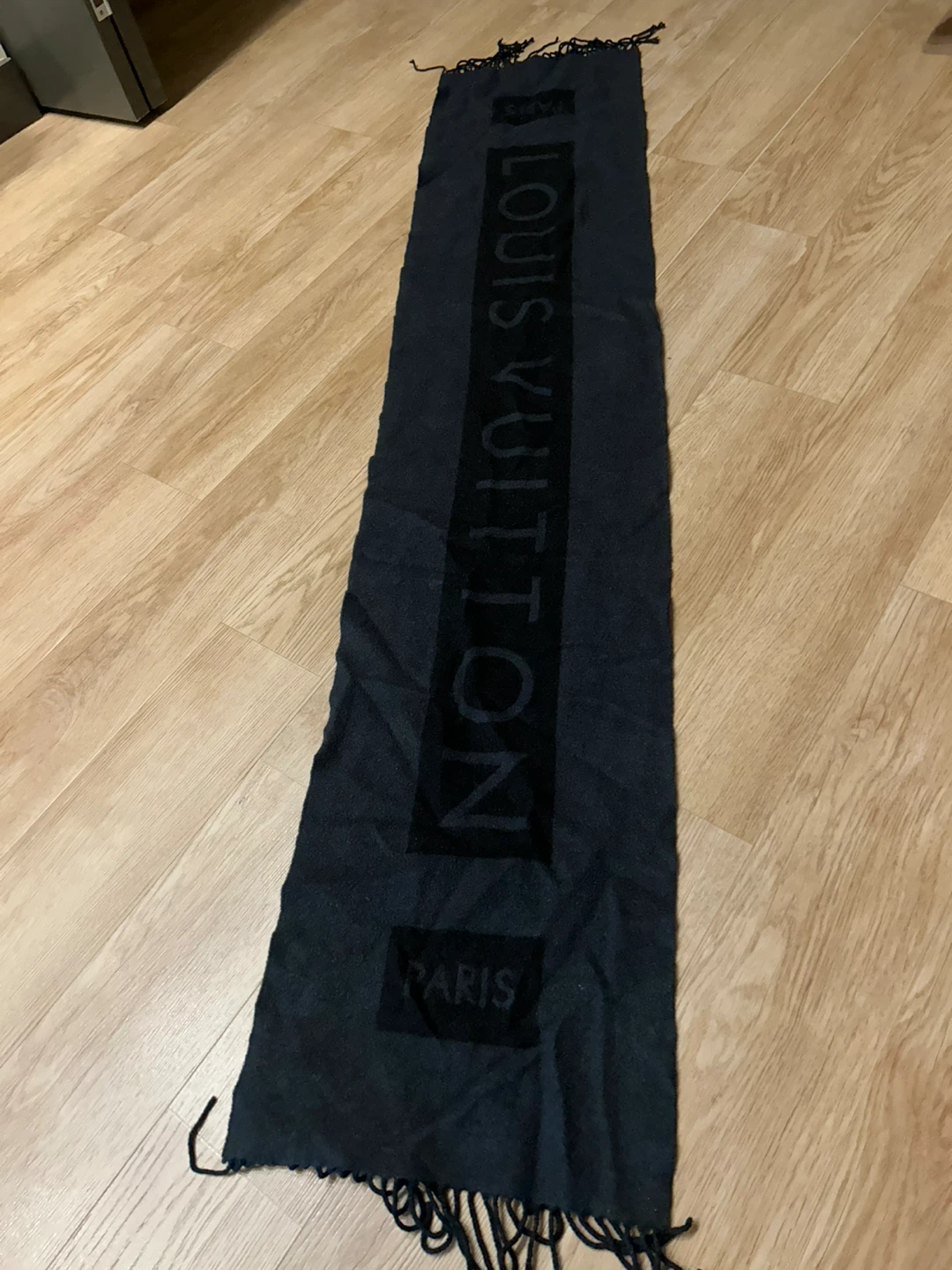 Louis Vuitton Black Cashmere Scarf/Shawl
