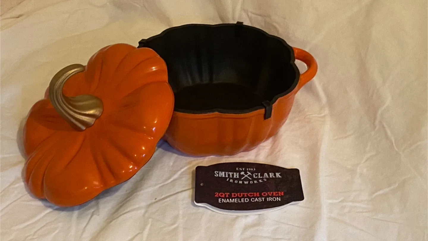 Smith & Clark 2QT Pumpkin Cast Iron Dutch Oven  #cleanout image indicator(2)