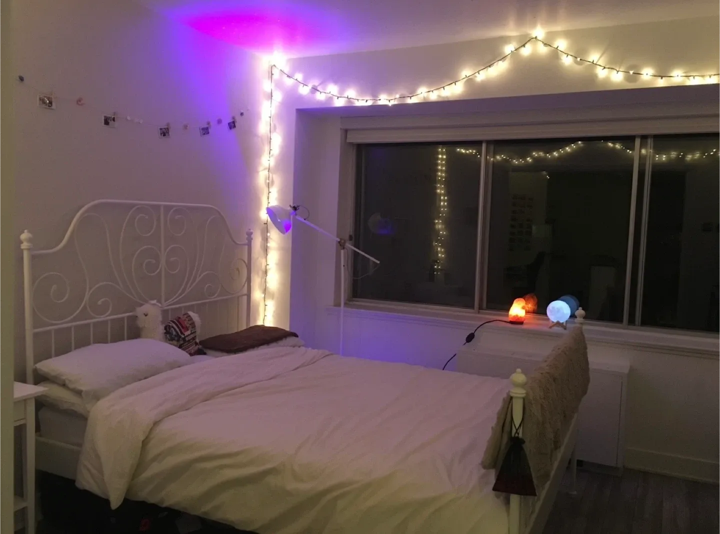 IKEA LEIRVIK white metal bed frame + mattress (Queen size)