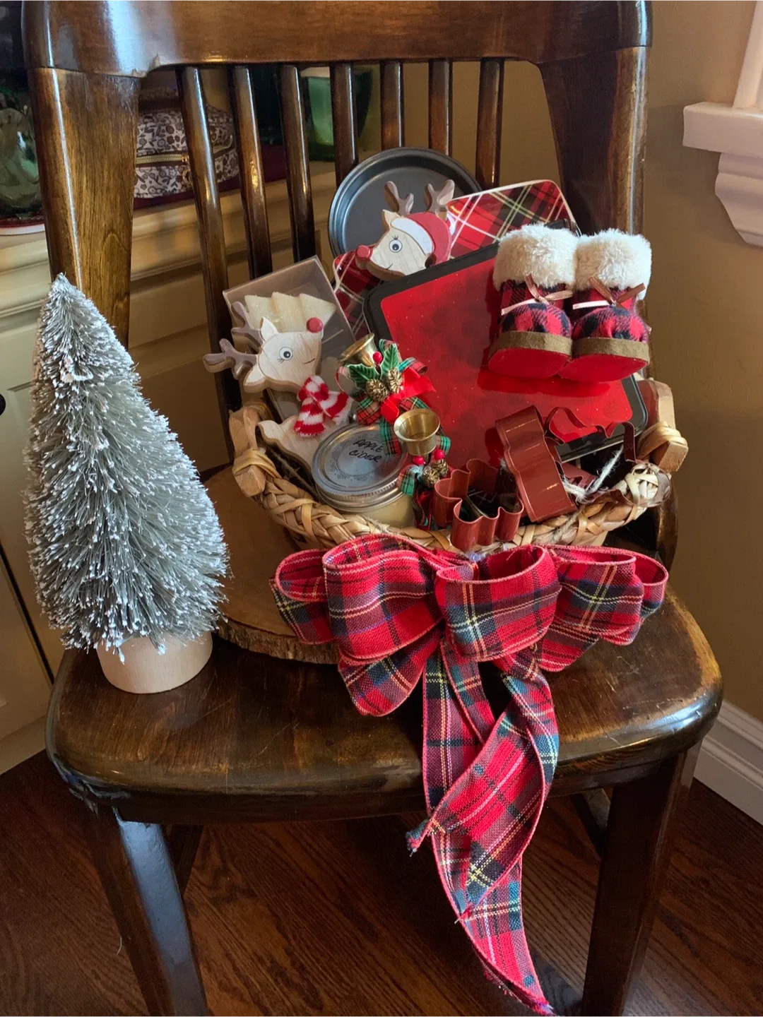 Thriftmas Holiday Decor Basket!