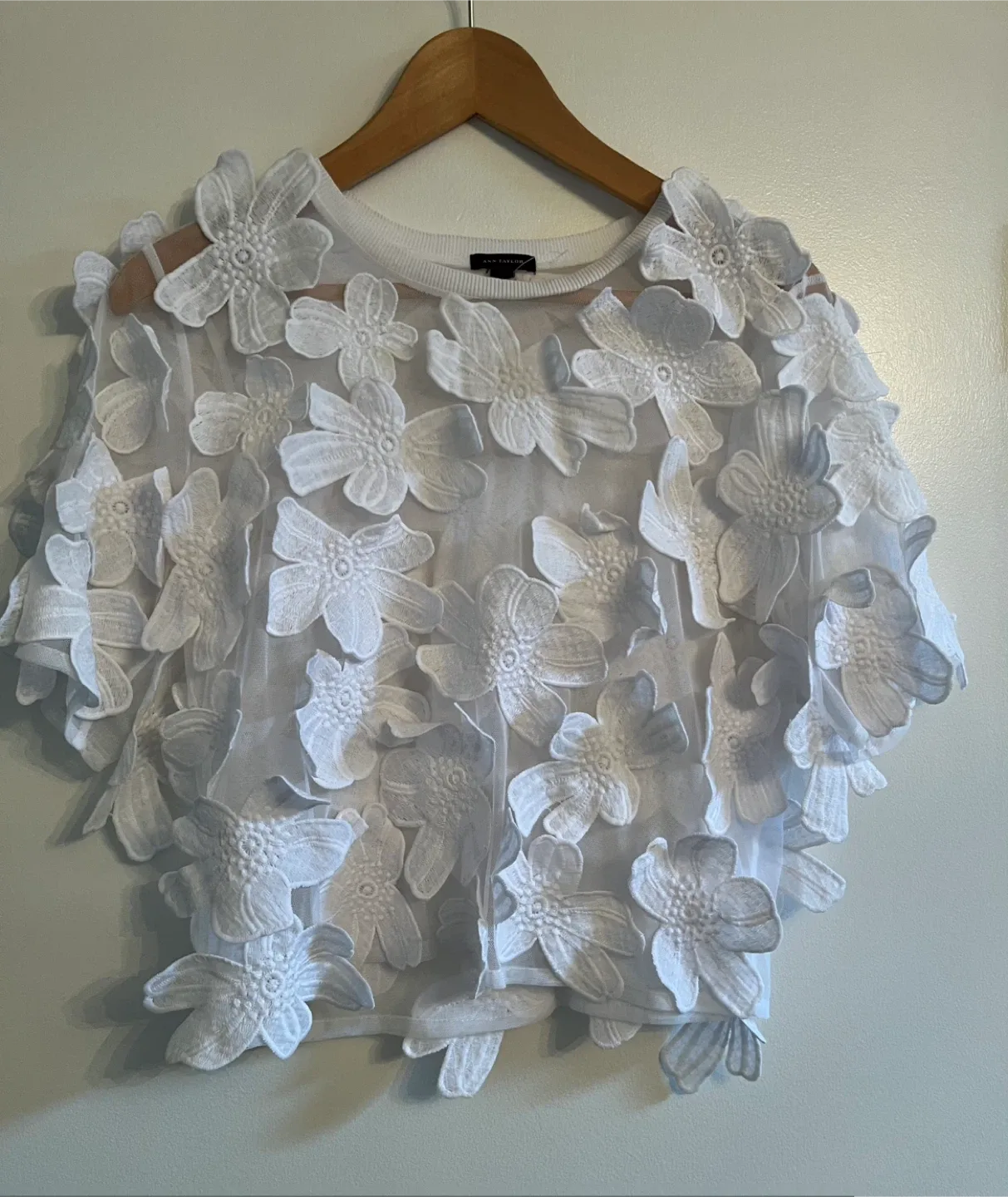 Ann Taylor Floral Appliqué Top# Cleanout