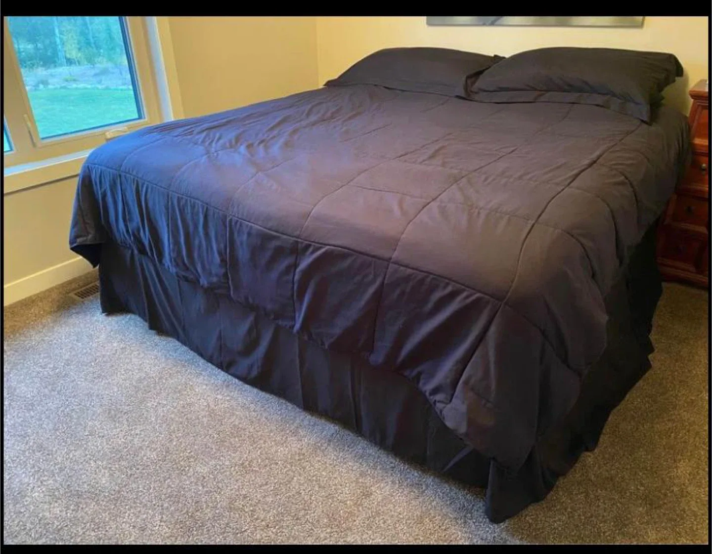 King bed . Can deliver