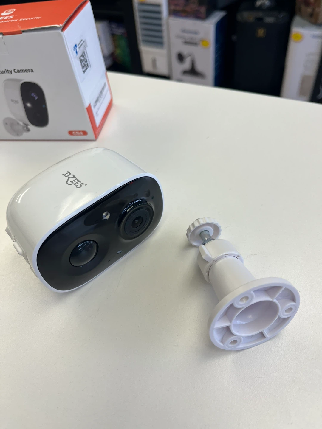 2K WiFi Battery Powered Surveillance Camera for Home Security - photo 4