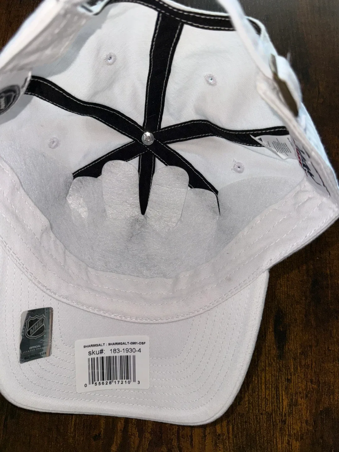 Toronto Maple Leafs - Fan Favourite Hat - White image indicator(5)
