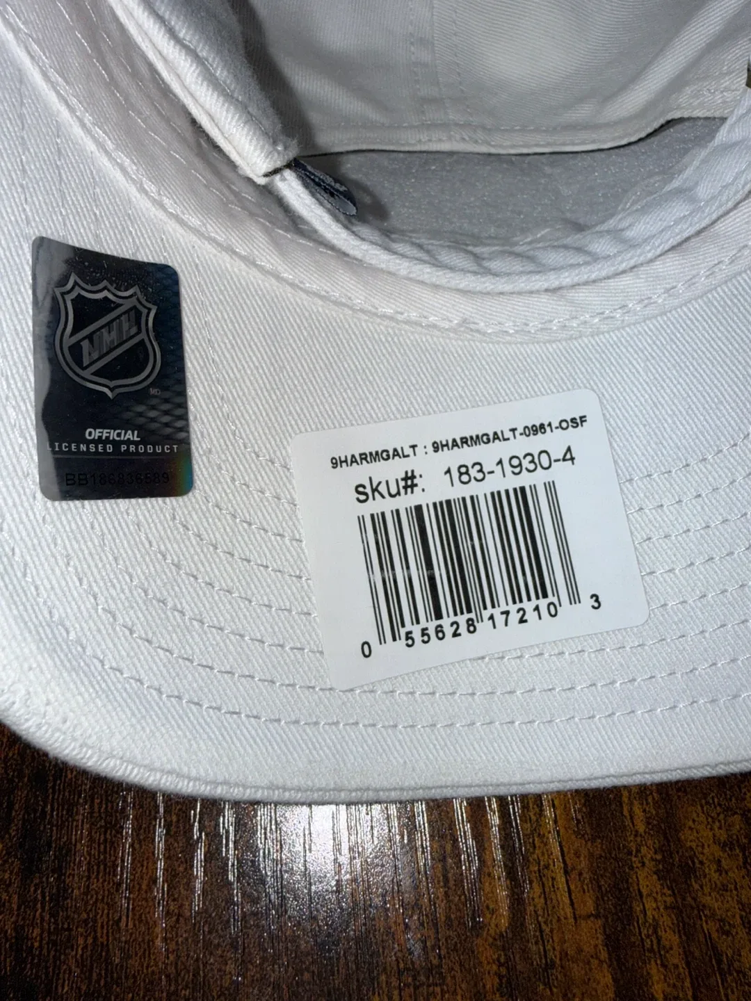 Toronto Maple Leafs - Fan Favourite Hat - White image indicator(3)