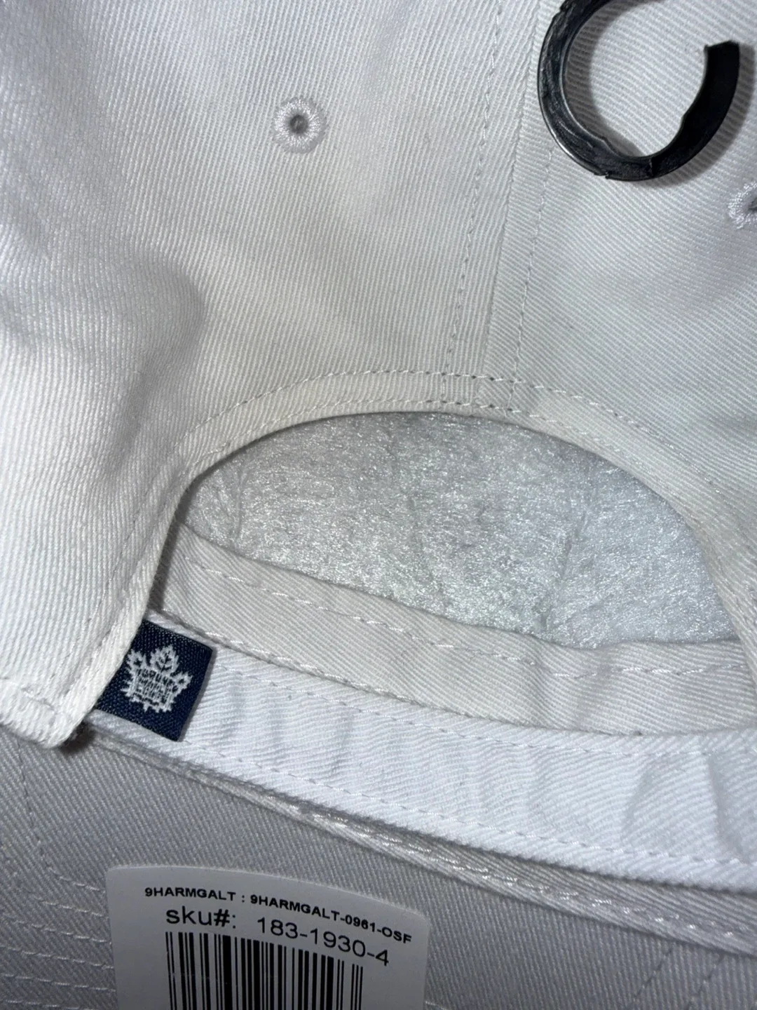 Toronto Maple Leafs - Fan Favourite Hat - White image indicator(4)