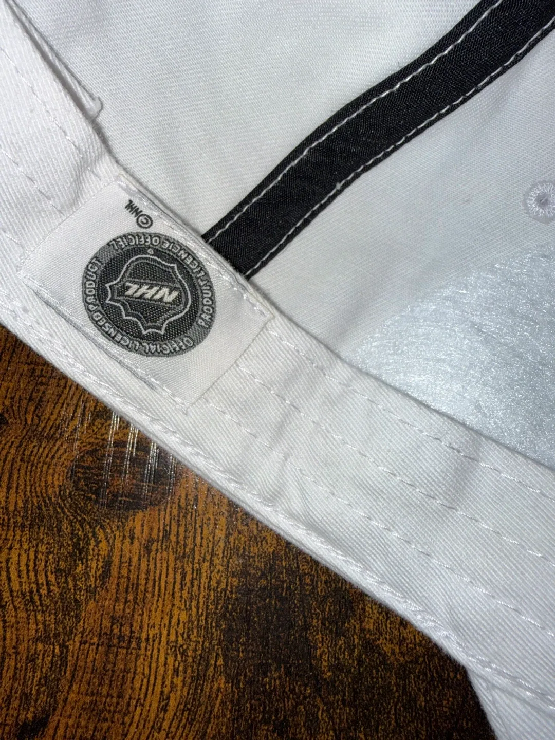 Toronto Maple Leafs - Fan Favourite Hat - White image indicator(7)