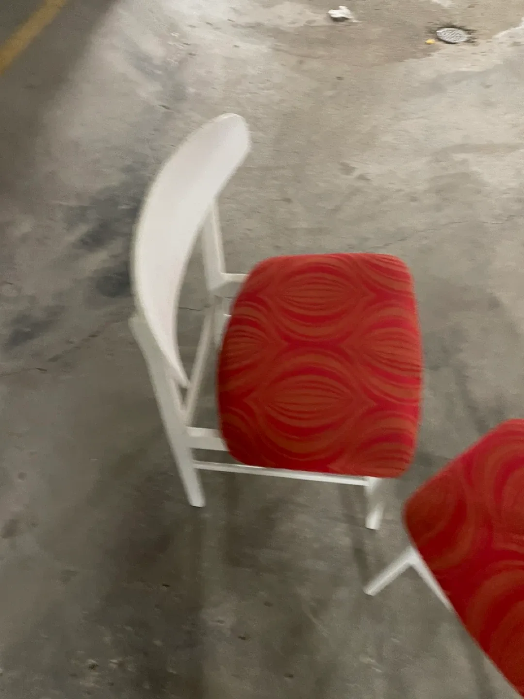 Set of 2 White Chairs with Red Patterned Cushions