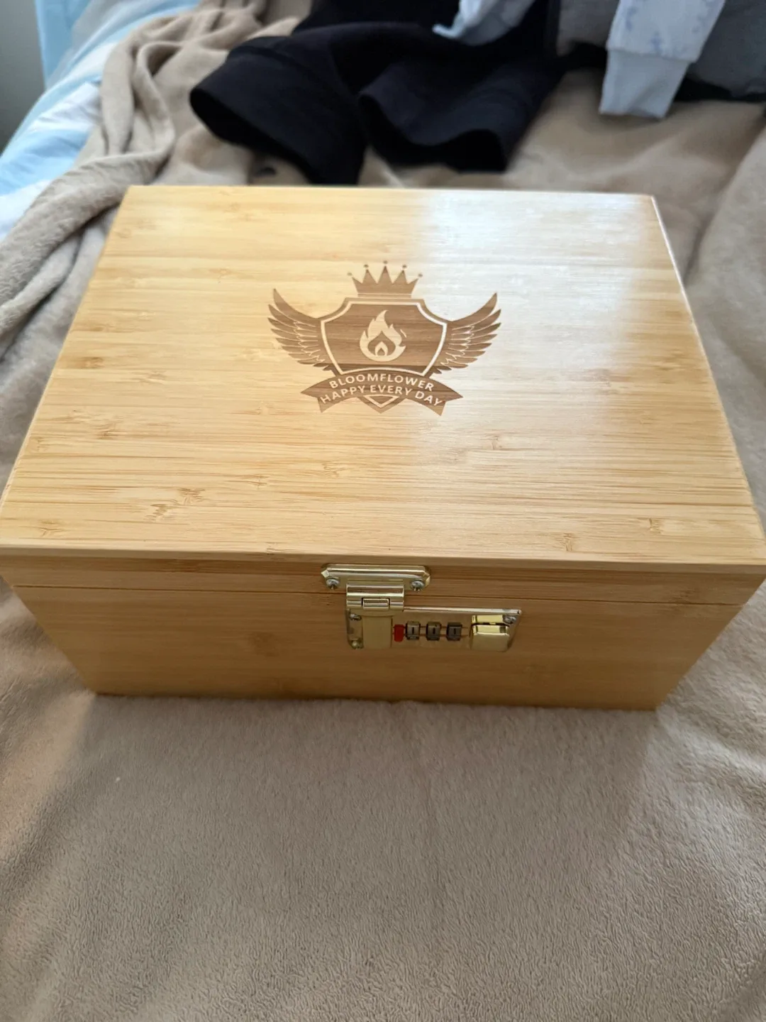 BLOOMFLOWER Bamboo Stash Box with Accessories