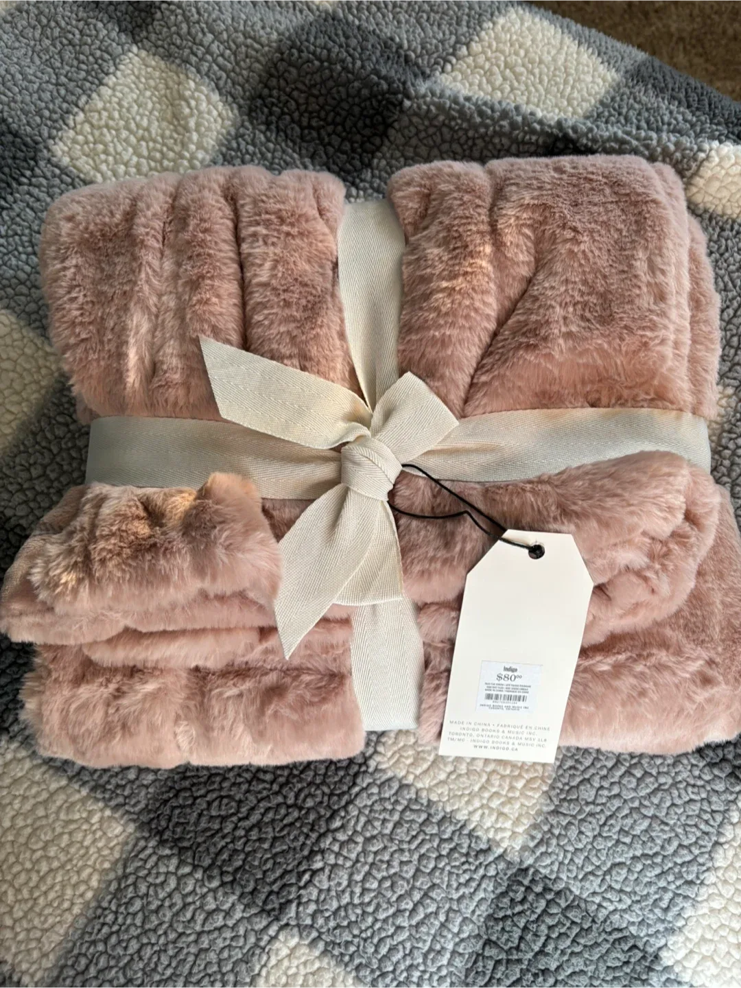 Faux Fur Throw Blanket - Pink