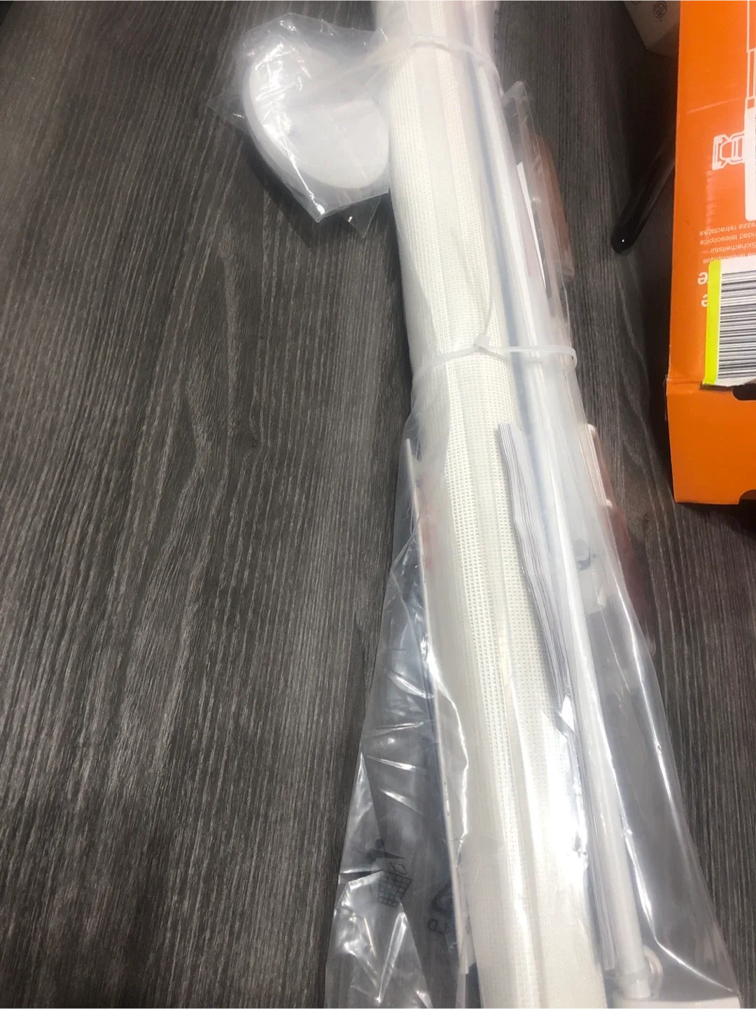 Retractable Safety Gate - White image indicator(5)