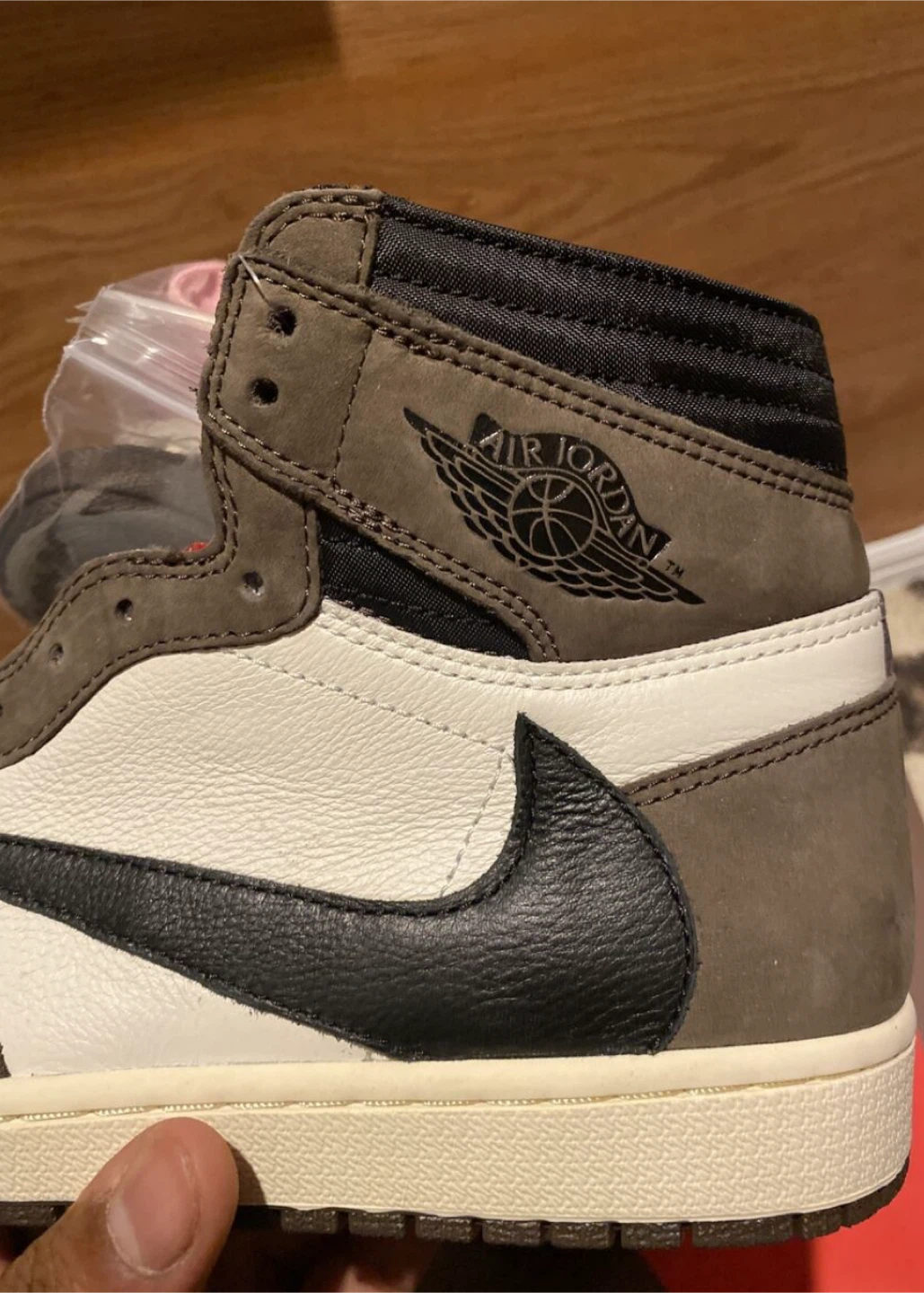 Nike Air Jordan 1 Travis Scott - photo 3