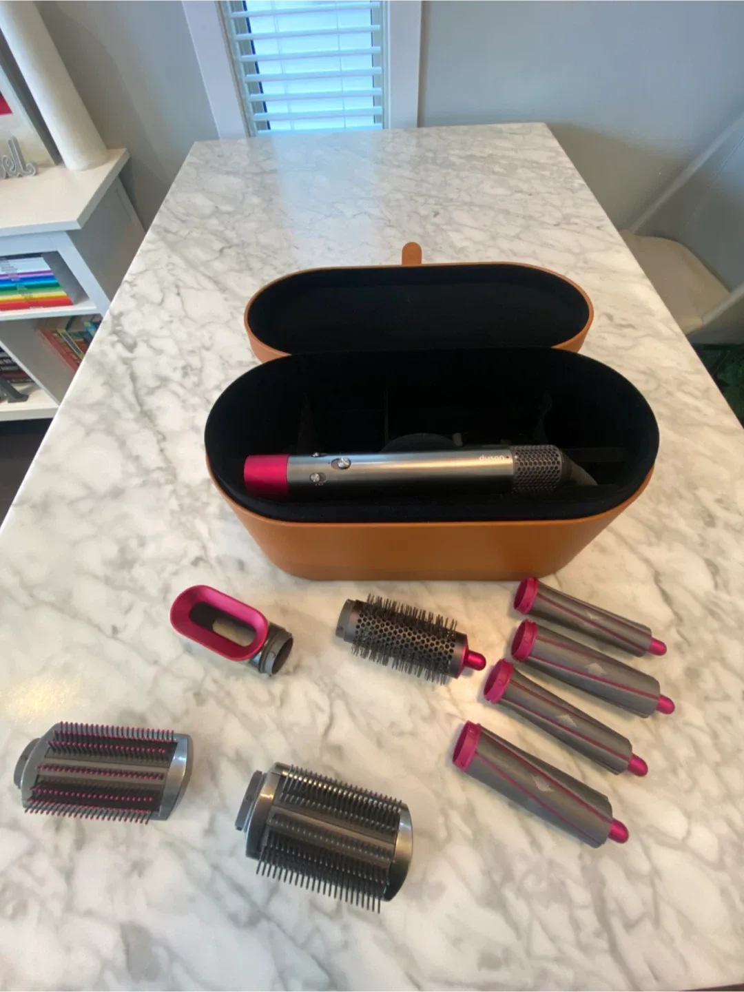 Dyson Airwrap Multi-Styler Complete with Case image indicator(2)