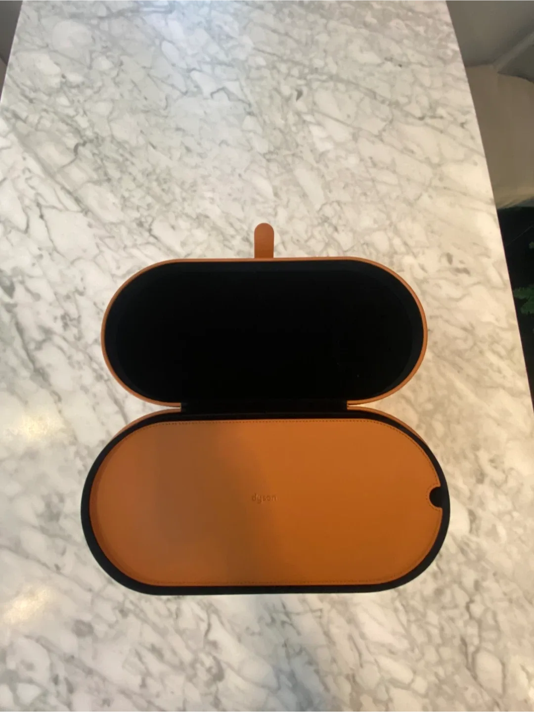 Dyson Airwrap Multi-Styler Complete with Case image indicator(4)